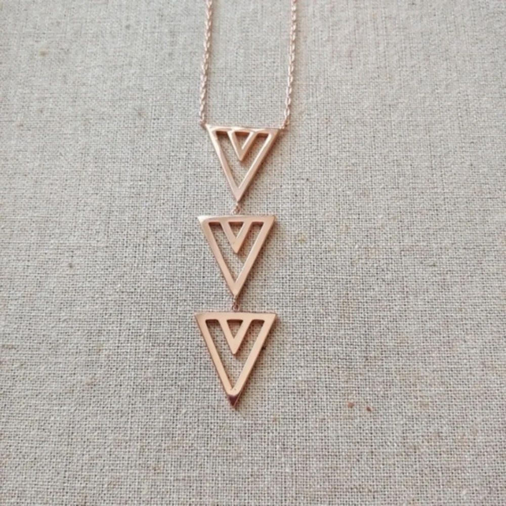 Stella & Dot | Rose Gold Pavé Spear Pendant Necklace - Picture 7 of 8